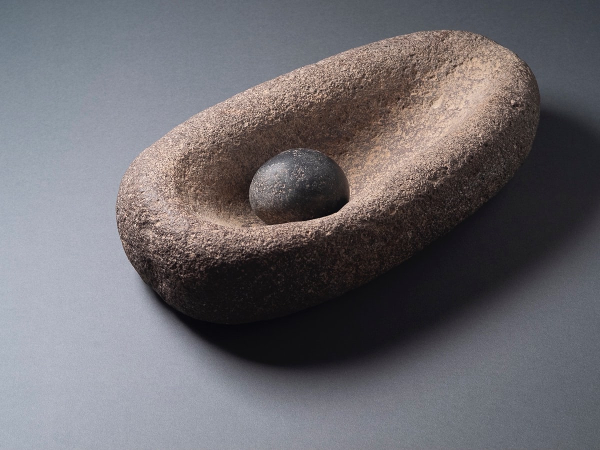 Molino para majar y molturar con movimiento de vaivén. Cueva Pintada.